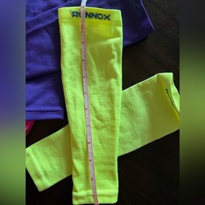 Calf compression sleeves size large .